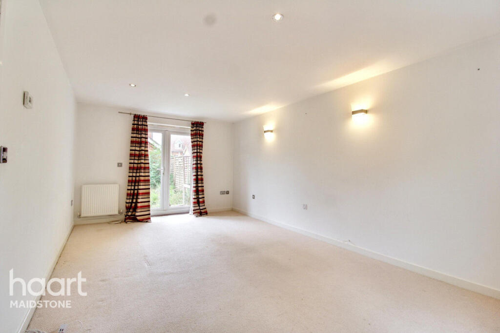 Empty living room before virtual home staging